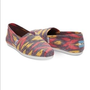 TOMS Classic Pink Multi Canvas Ikat Alpargatas